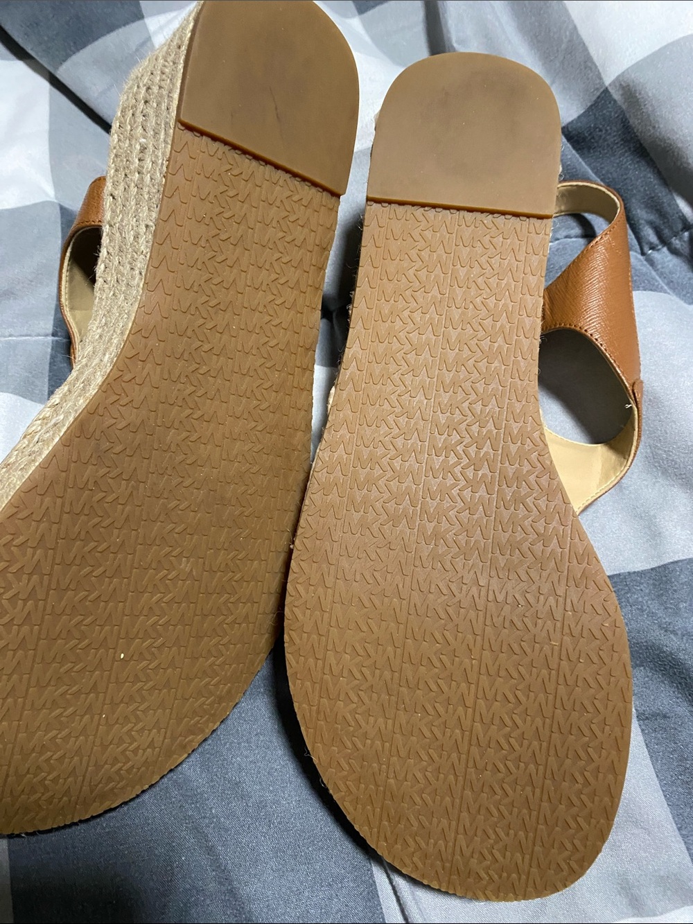 Michael Kors Tan Brown Leather Thong Sandals with MK Logo - Picture 3 of 4